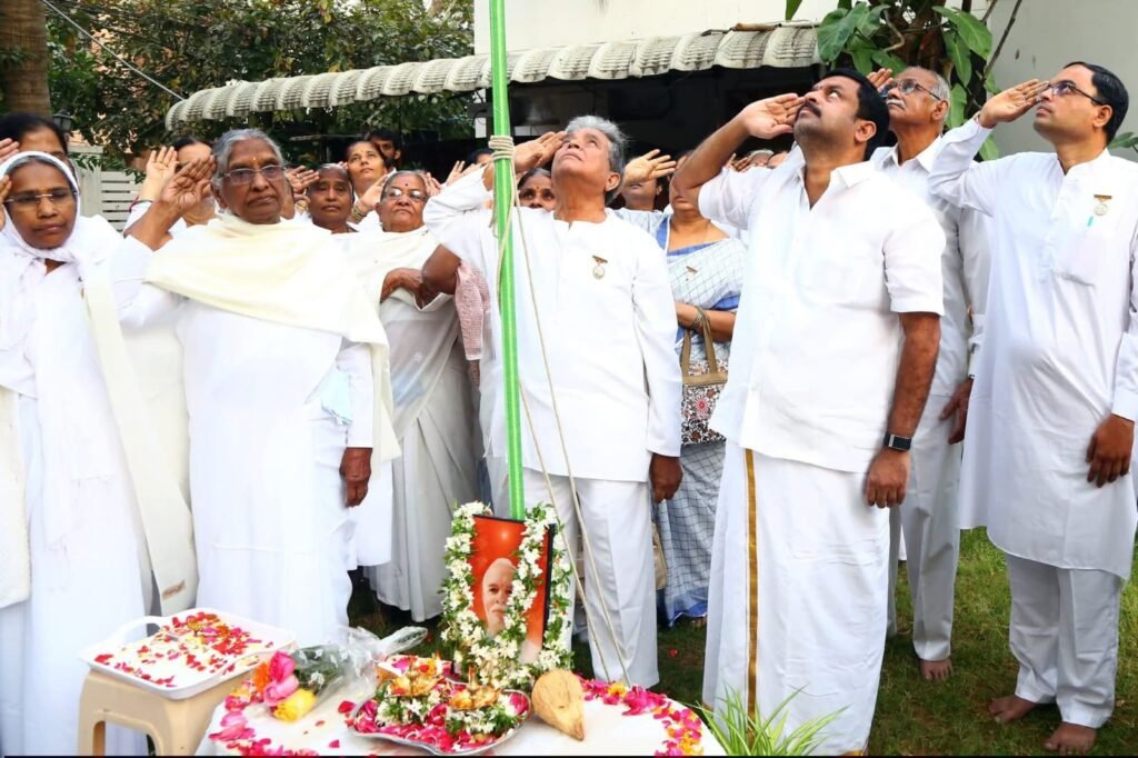 *త్రిమూర్తి శివ జయంతి సందర్భంగా జెండా ఆవిష్కరణ*
